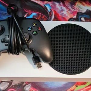 Sleek Black Wireless Controller for Xbox